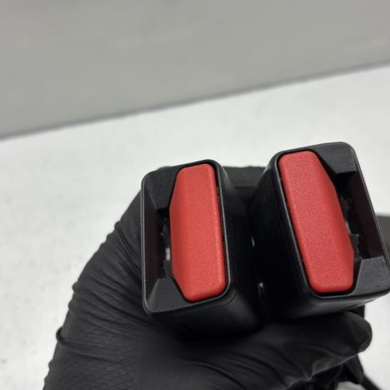 Attache ceinture arriere gauche RENAULT MEGANE 4 Photo n°4