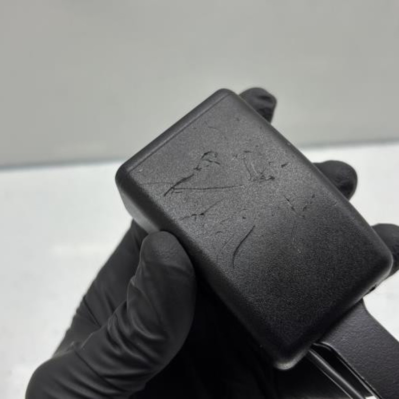 Attache ceinture avant droit RENAULT MEGANE 4 Photo n°4