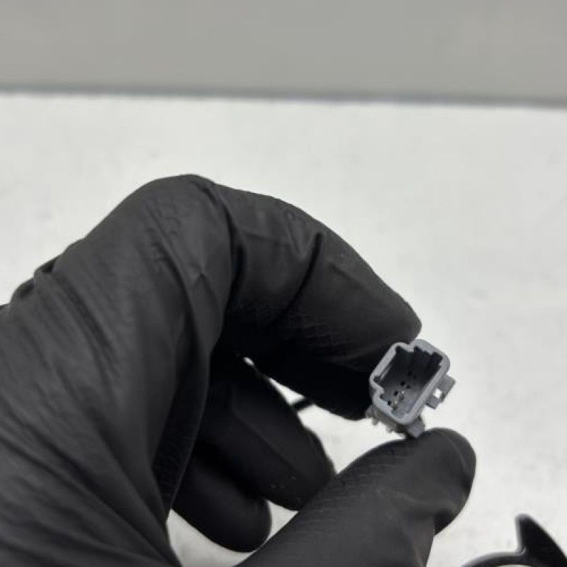 Attache ceinture avant gauche RENAULT MEGANE 4 Photo n°3