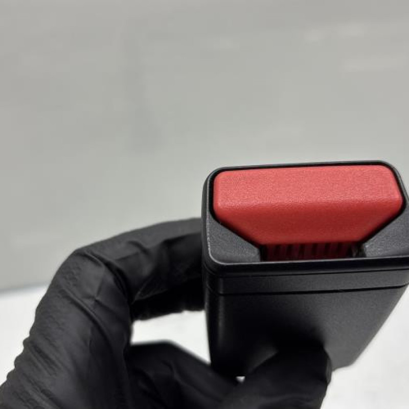 Attache ceinture avant gauche RENAULT MEGANE 4 Photo n°4