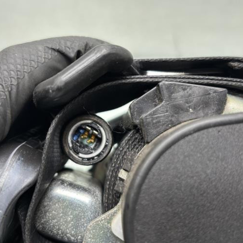 Pretensionneur de ceinture avant droit DACIA SANDERO 1 Photo n°5