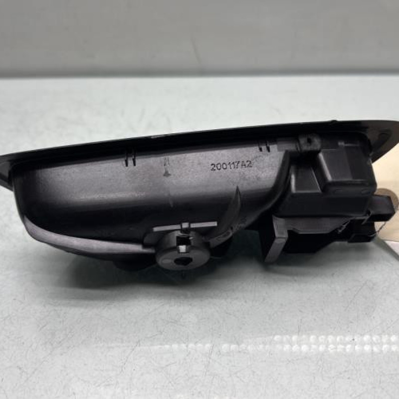 Poignee interieur avant gauche RENAULT MEGANE 4 Photo n°2