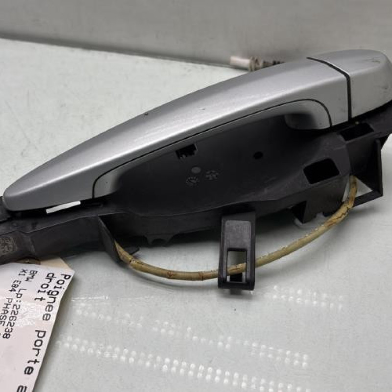 Poignee porte avant droit BMW X1 E84 Photo n°2