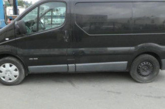 Feu arriere stop central RENAULT TRAFIC 2 Photo n°1