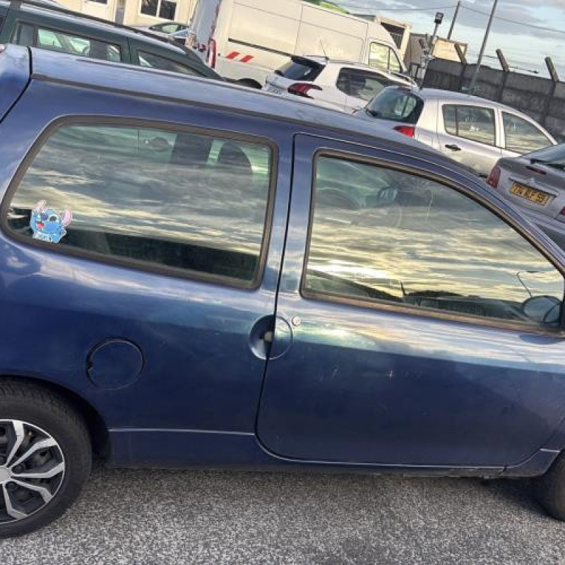 Feu arriere stop central RENAULT TWINGO 1 Photo n°7