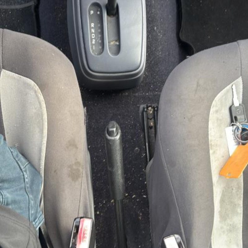 Feu arriere stop central RENAULT TWINGO 1 Photo n°16