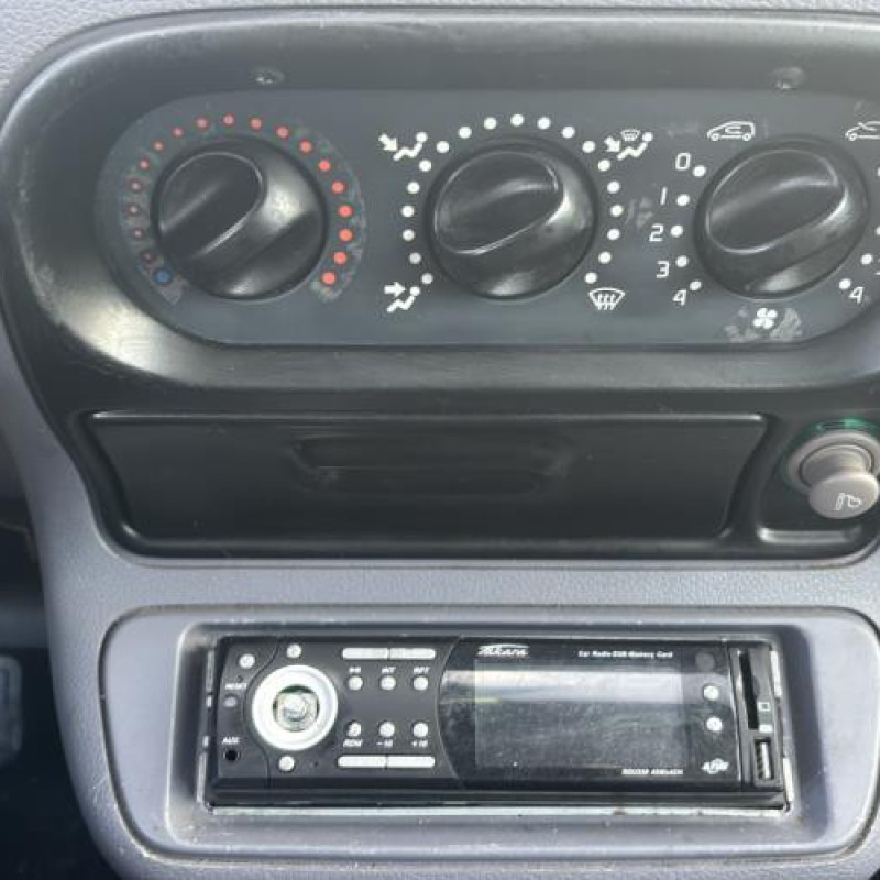 Feu arriere stop central RENAULT TWINGO 1 Photo n°17