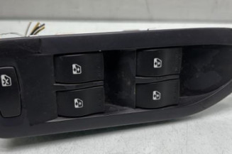 Interrupteur de leve vitre avant gauche RENAULT VEL SATIS Photo n°1