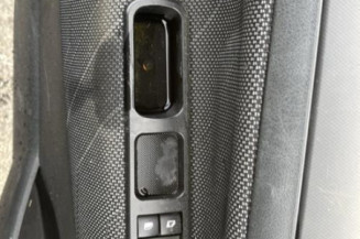 Attache ceinture arriere droit PEUGEOT 207