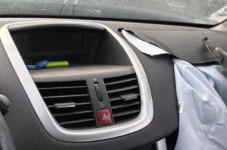 Attache ceinture arriere droit PEUGEOT 207