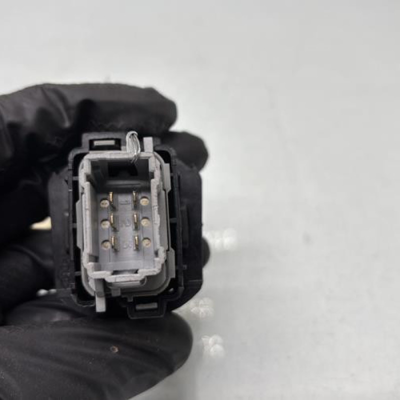 Interrupteur de leve vitre avant droit RENAULT VEL SATIS Photo n°3