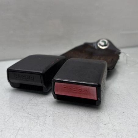 Attache ceinture arriere droit DACIA SANDERO 1 Photo n°1