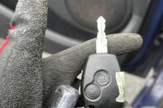 Attache ceinture arriere gauche DACIA SANDERO 1