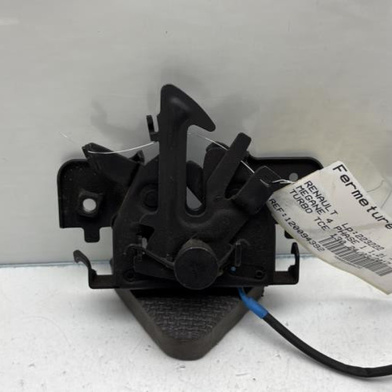 Fermeture de capot RENAULT MEGANE 4 Photo n°1