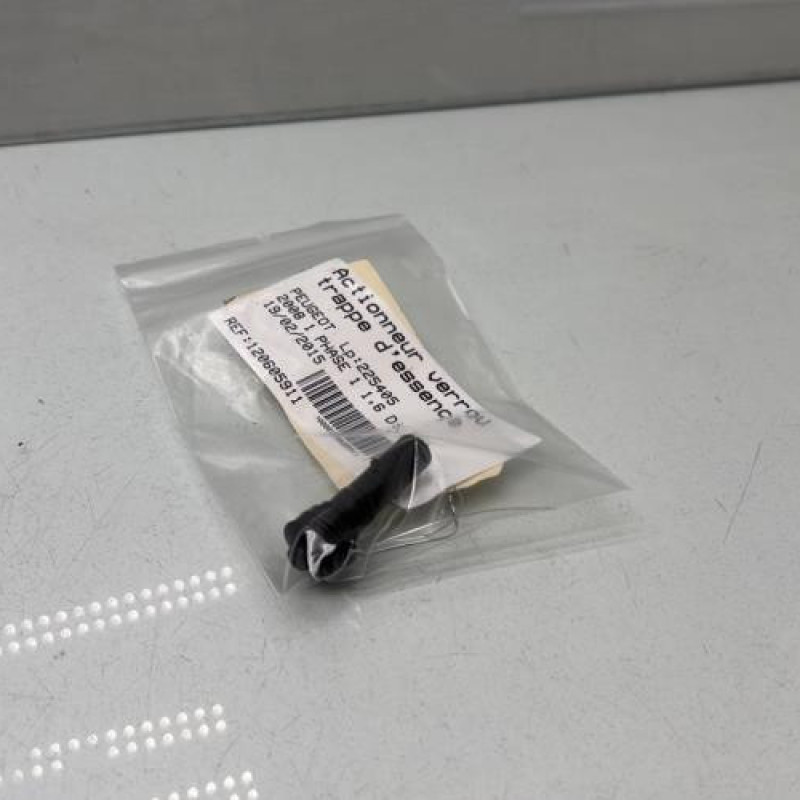 Actionneur verrou trappe d'essence PEUGEOT 2008 1 Photo n°3