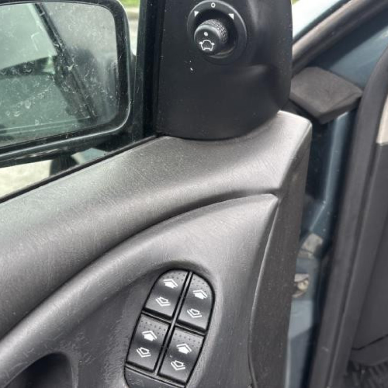 Aile avant gauche FORD FOCUS 1 Photo n°20