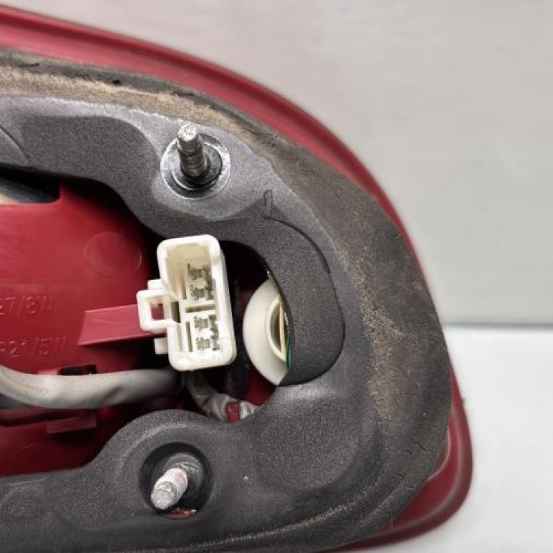 Feu arriere secondaire droit (feux) HYUNDAI SANTA FE 2 Photo n°3