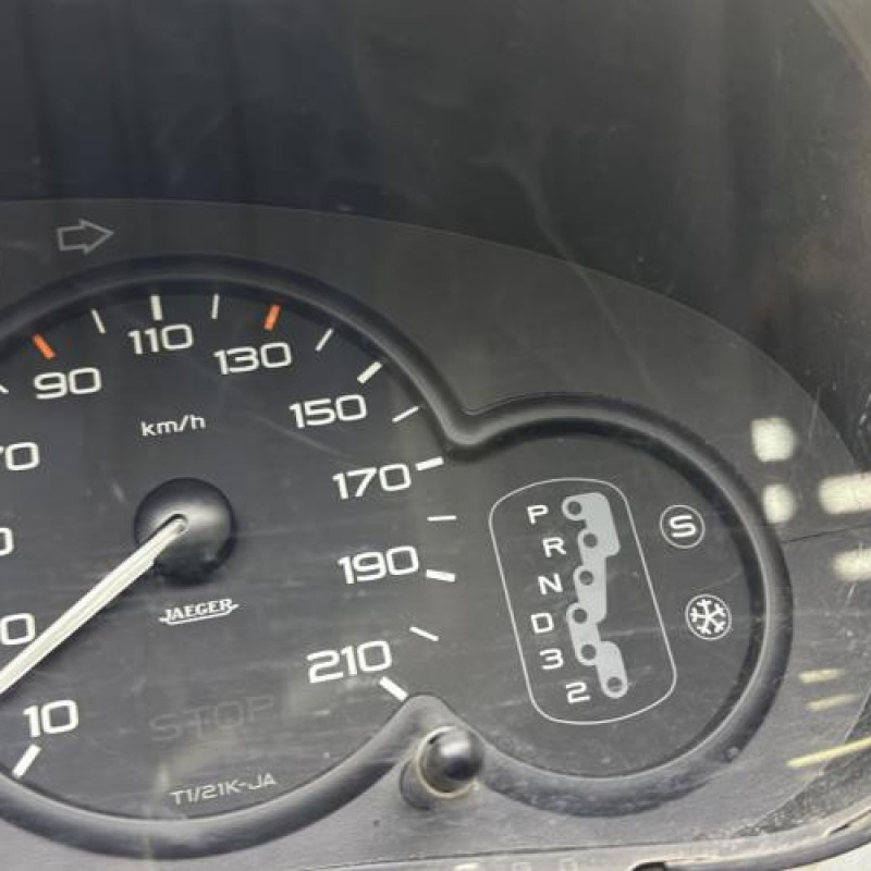 Compteur PEUGEOT 206 Photo n°2
