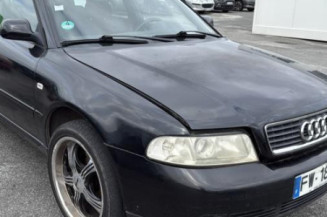 Optique avant principal gauche (feux)(phare) AUDI A4 1