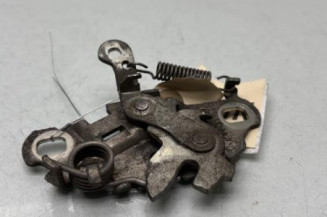 Fermeture de capot PEUGEOT 2008 1 Photo n°1