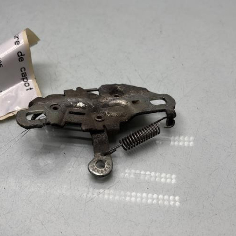 Fermeture de capot PEUGEOT 2008 1 Photo n°2