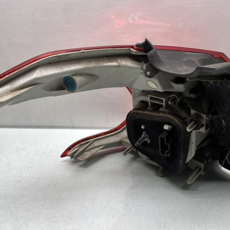 Feu arriere principal droit (feux) PEUGEOT 2008 1 Photo n°2