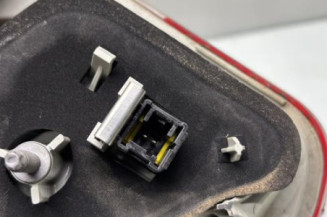 Feu arriere secondaire gauche (feux) PEUGEOT 2008 1