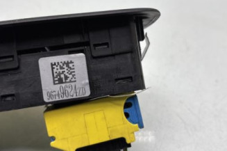 Interrupteur de leve vitre avant droit PEUGEOT 2008 1