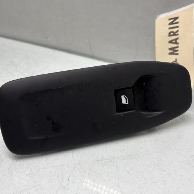 Interrupteur de leve vitre avant gauche PEUGEOT 2008 1 Photo n°1