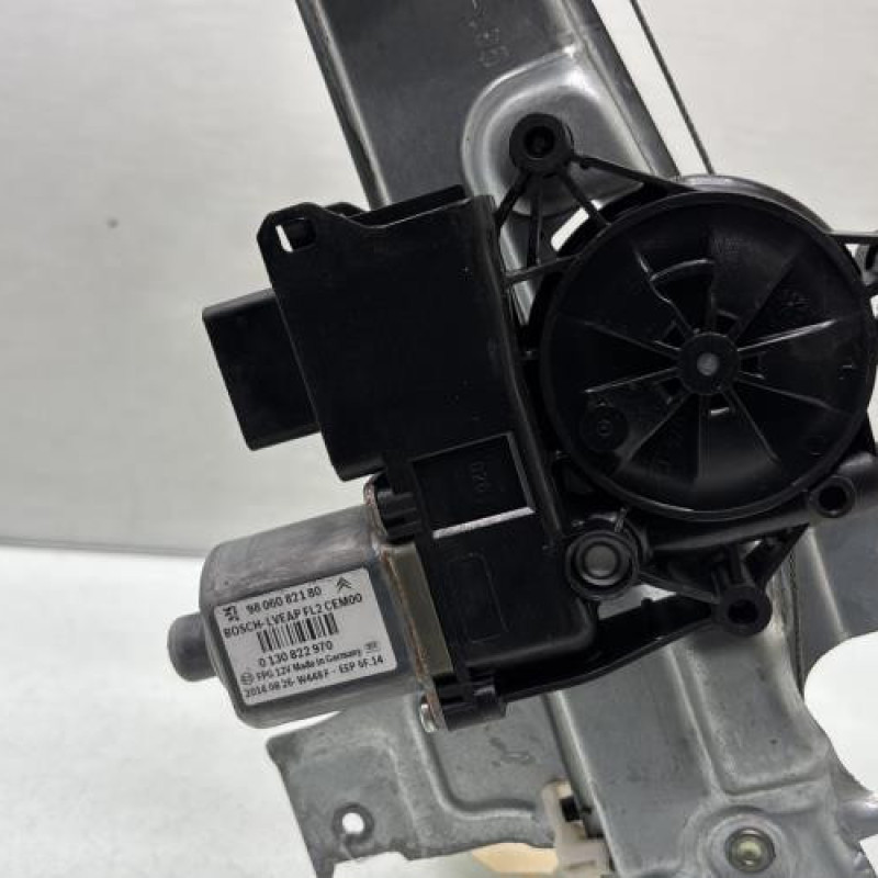 Leve vitre electrique arriere droit PEUGEOT 2008 1 Photo n°4