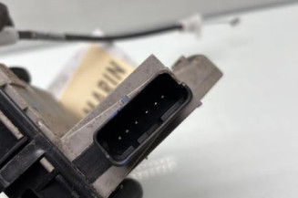 Serrure arriere droit PEUGEOT 2008 1