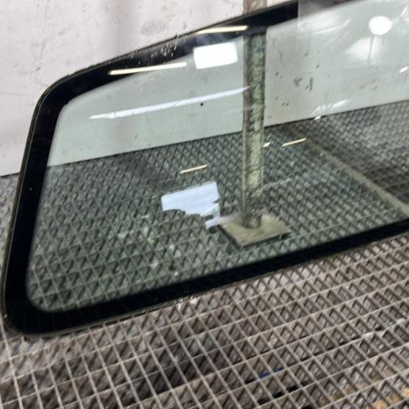 Custode arriere droit VOLKSWAGEN POLO 4 Photo n°2