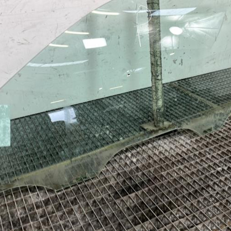 Vitre avant gauche VOLKSWAGEN POLO 4 Photo n°2