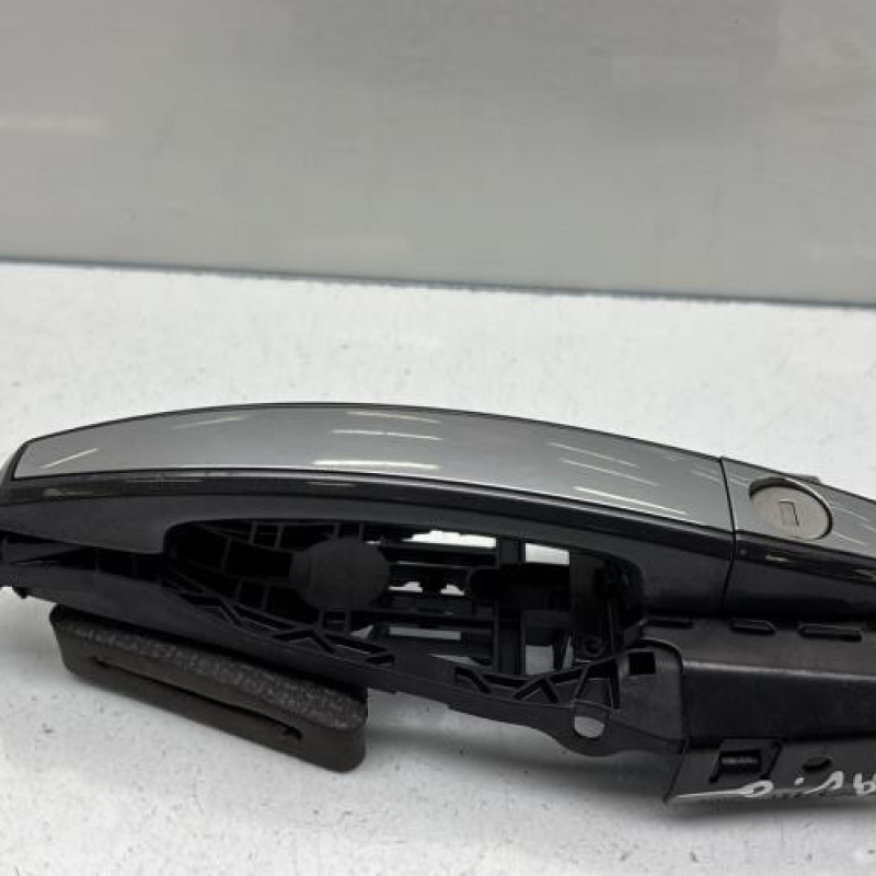 Poignee porte avant gauche OPEL MERIVA B Photo n°1