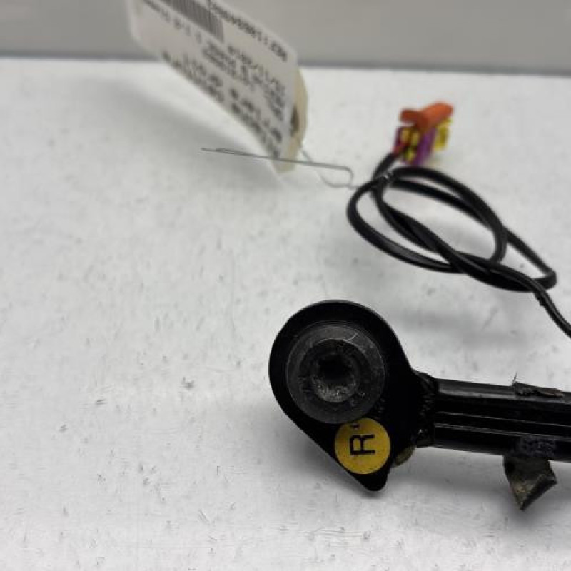 Attache ceinture arriere droit OPEL MERIVA B Photo n°2