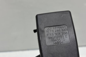 Attache ceinture arriere droit OPEL MERIVA B