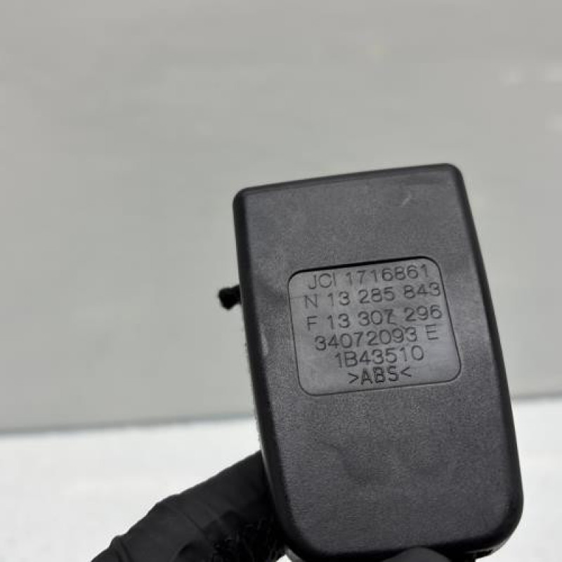 Attache ceinture arriere droit OPEL MERIVA B Photo n°5