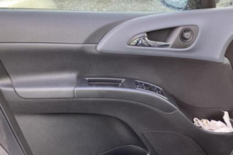 Attache ceinture arriere droit OPEL MERIVA B