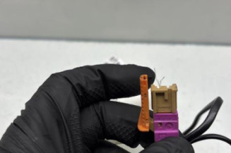 Attache ceinture arriere gauche OPEL MERIVA B