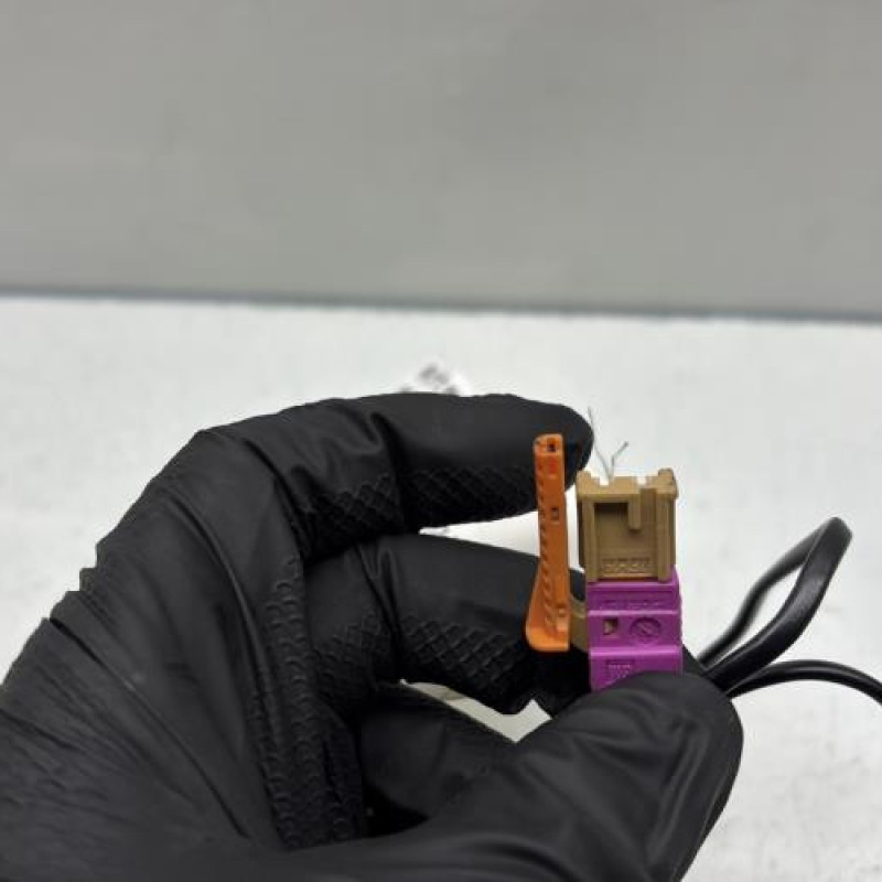 Attache ceinture arriere gauche OPEL MERIVA B Photo n°3