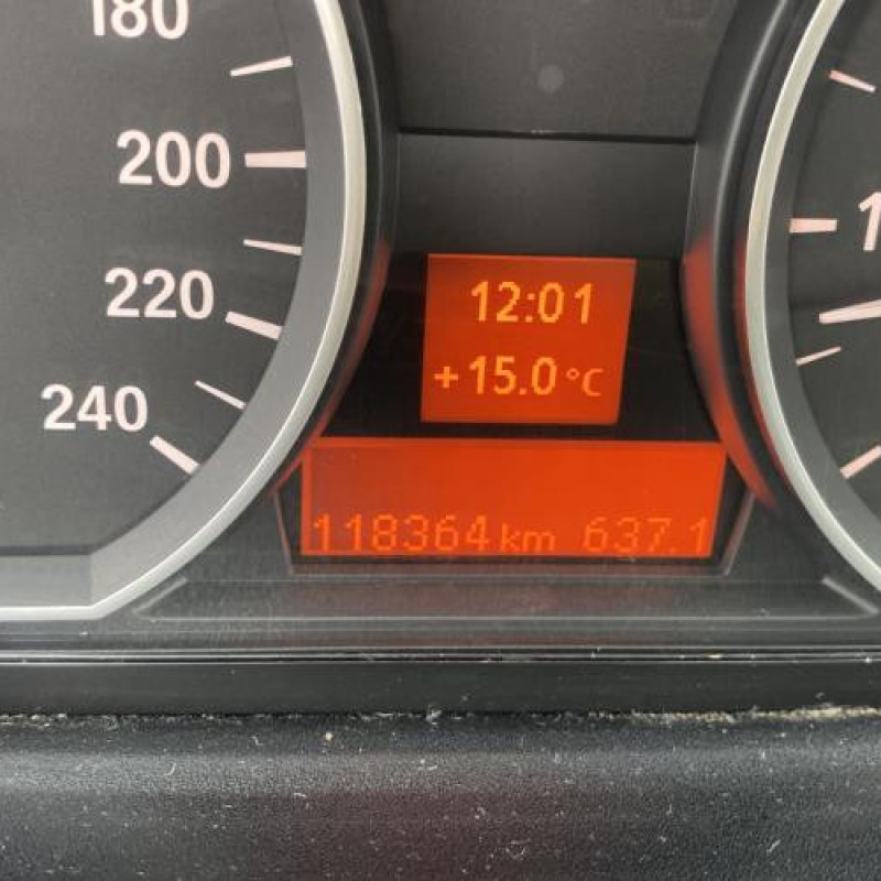 Compteur BMW SERIE 1 E81 Photo n°15