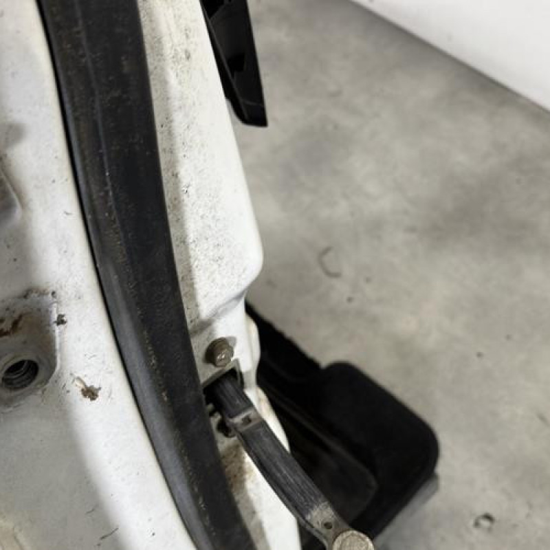 Porte avant droit MITSUBISHI L 200 3 Photo n°4