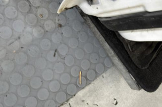 Porte avant droit MITSUBISHI L 200 3