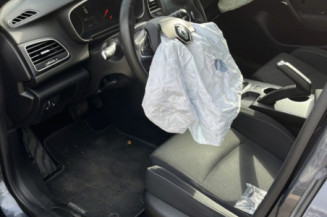 RENAULT MEGANE 4 PHASE 2 1.3i - 16V TURBO TCE 140