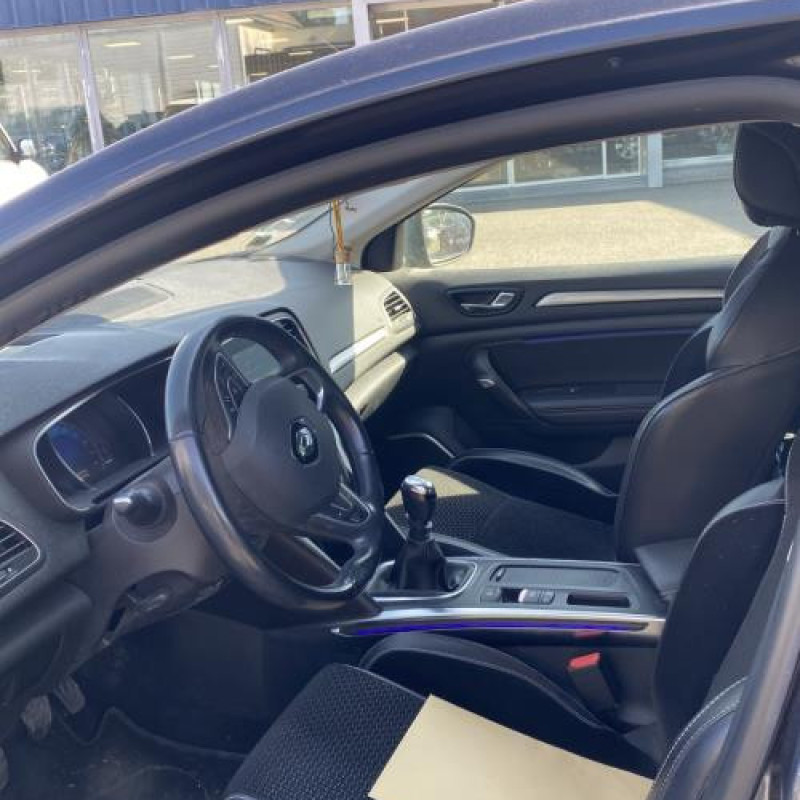 Pretensionneur de ceinture avant droit RENAULT MEGANE 4 Photo n°14