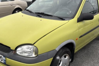 Pretensionneur de ceinture avant droit OPEL CORSA B