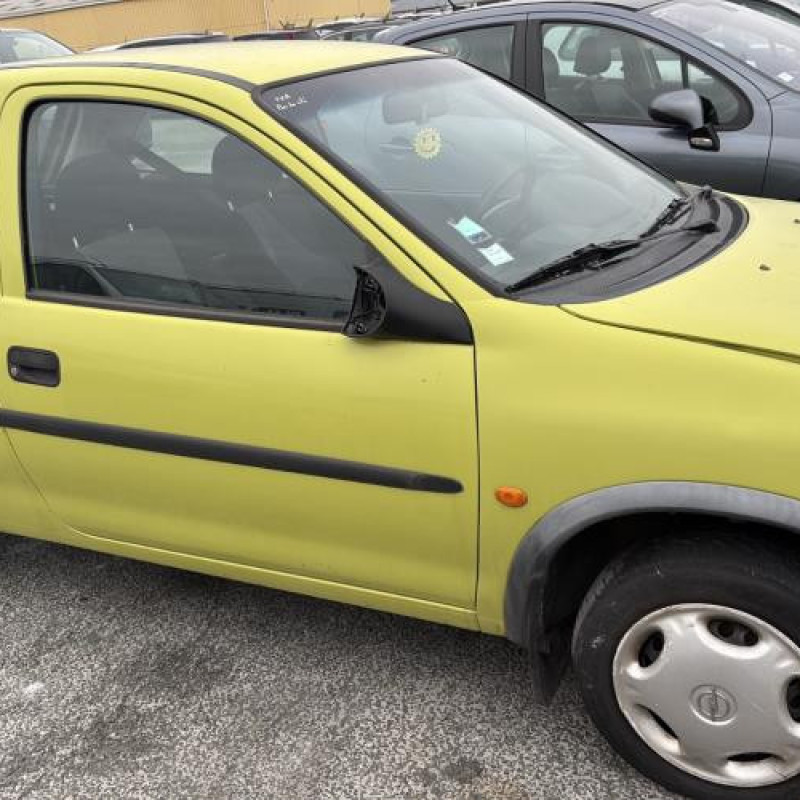 Pretensionneur de ceinture avant droit OPEL CORSA B Photo n°10