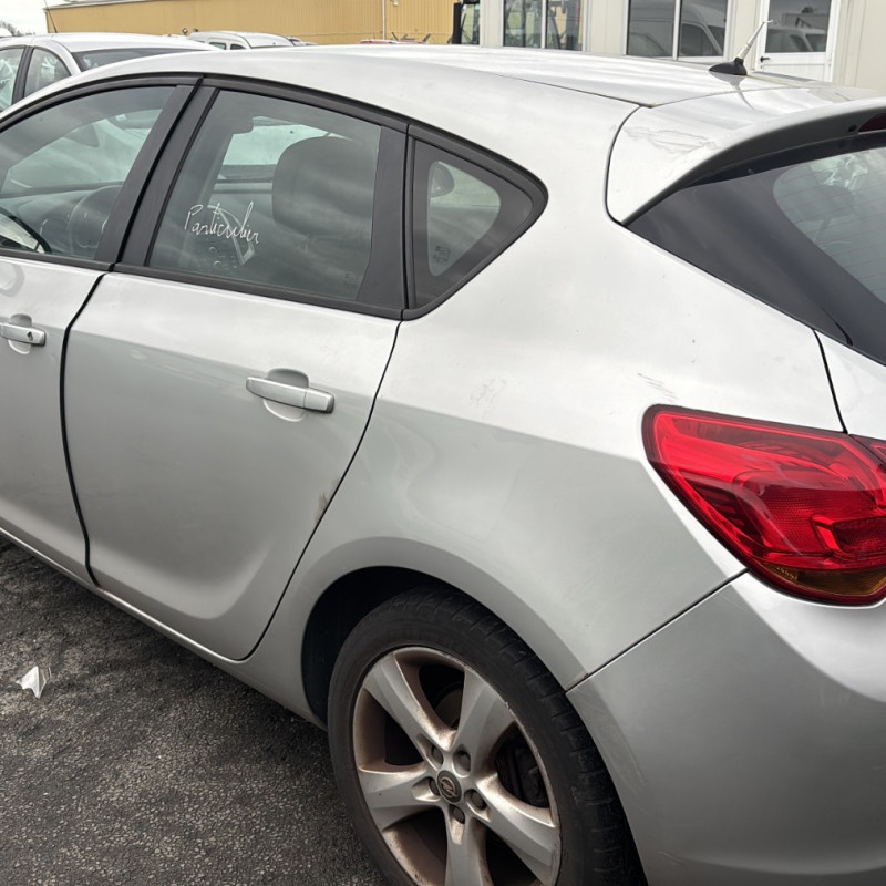 OPEL ASTRA J PHASE 1 1.3 CDTI - 16V TURBO Photo n°16