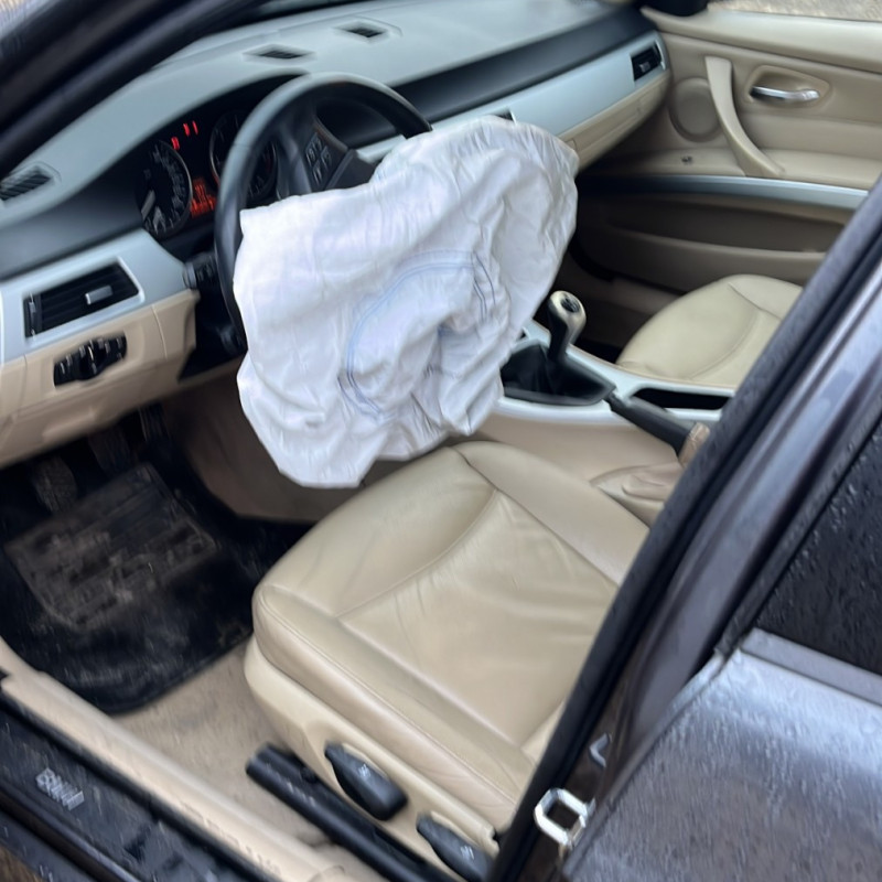 BMW SERIE 3 E90 PHASE 1 320d 2.0D - 16V TURBO Photo n°6