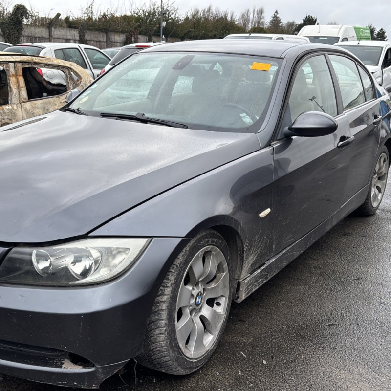 BMW SERIE 3 E90 PHASE 1 320d 2.0D - 16V TURBO Photo n°12